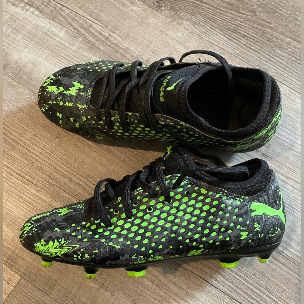 Boys soccer cleats